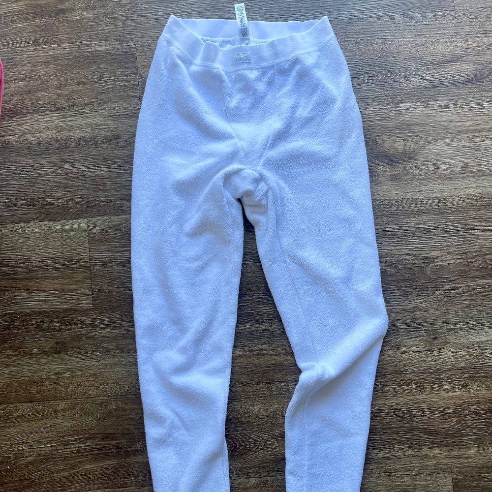 SKIMS high waisted white towel-feel leggings